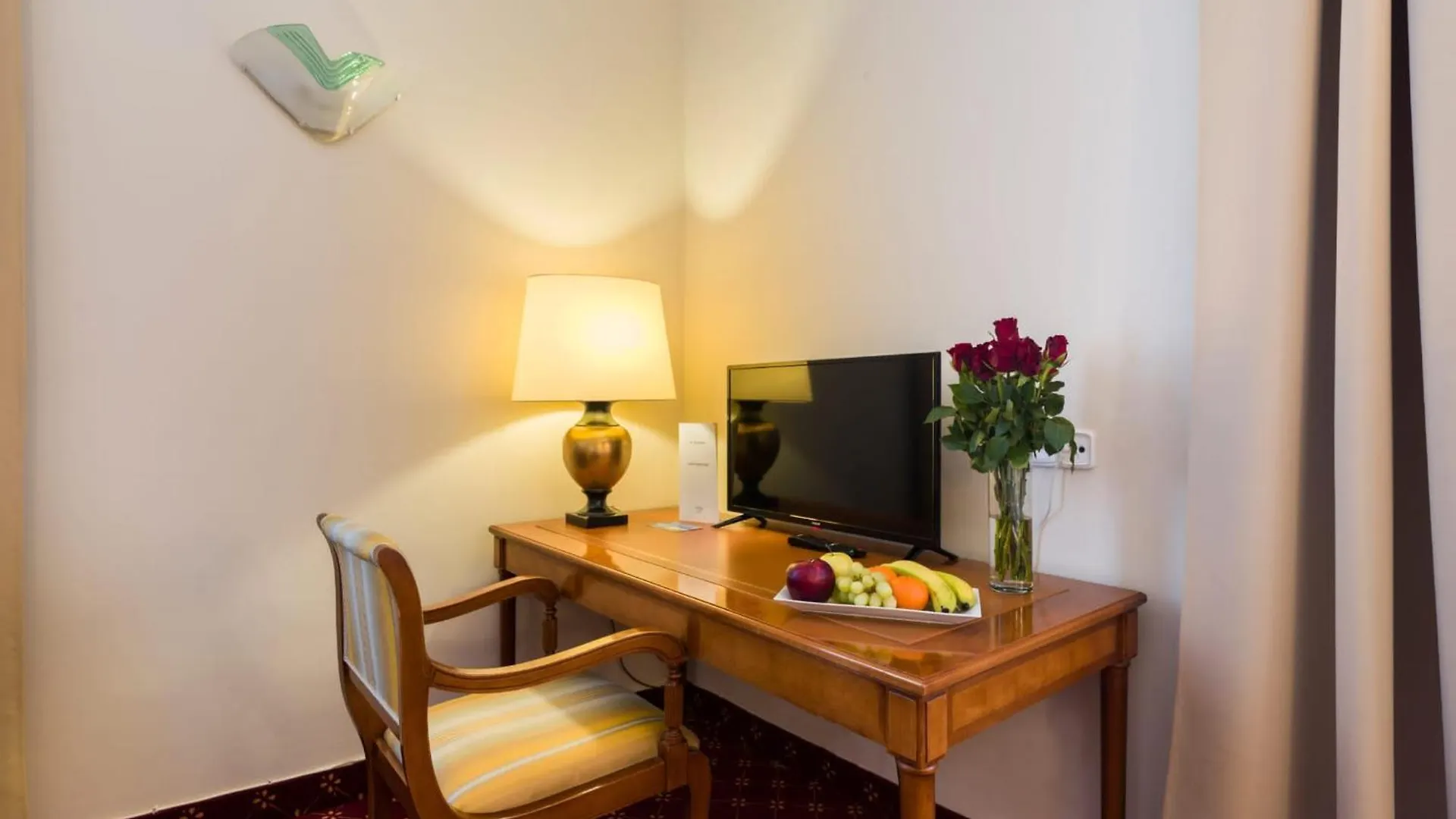 ****  Hotel St George - Czech Leading Hotels Прага Чехия