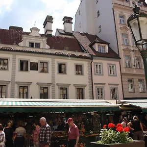 Golden Age Hotell