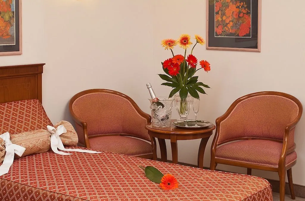 ****  Hotel St George - Czech Leading Hotels Praga República Checa